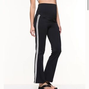 Straight Flare Side Stripe Leggings